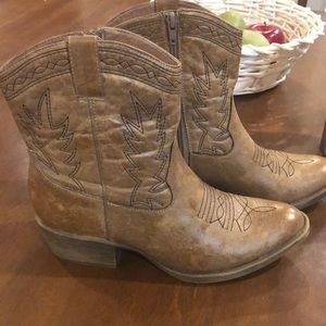 Boots sz 9 women’s